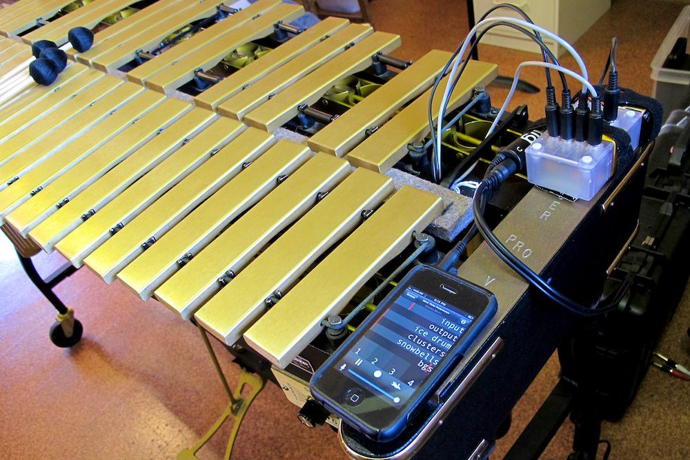The whole system fits on the end of my vibraphone - compact!